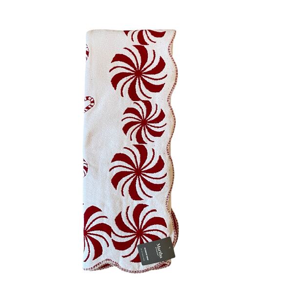 Martha Stewart Christmas Throw 50x70 Holiday Peppermint Candy Red White NEW - Picture 1 of 13